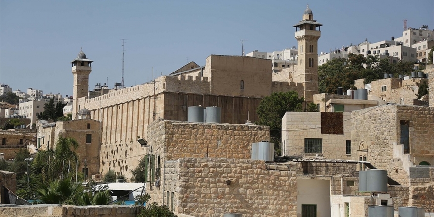 Yahudi Yerleşimcilerden Harem-i İbrahim Camisi'nde Provokatif Ayin