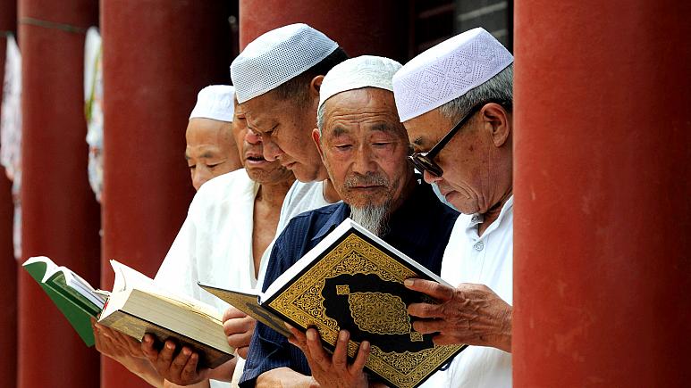 Çin Kur'an ve İncil'in Komünist Parti ideolojisine göre yeniden yazılması için Çin harekete geçti