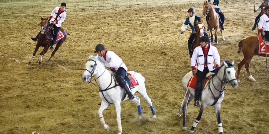 Geleneksel Çevgan Sporu Azerbaycan'da Yaşatılıyor