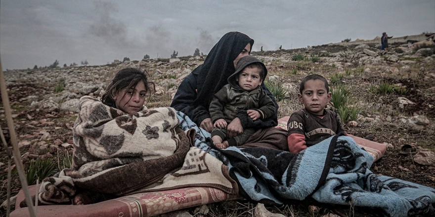 İdlib'de Son 24 Saatte 2 Bin Sivil Daha Yerinden Edildi