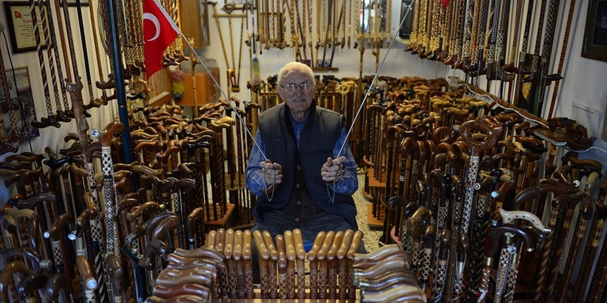 Nihat Ustanın 'Özellikli' Bastonları İlgi Görüyor