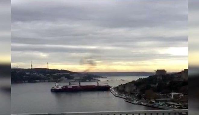 İstanbul'da gemi kıyıya çarptı