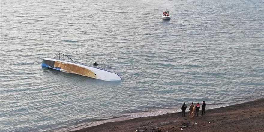 Van Gölü'nde Göçmenleri Taşıyan Teknenin Alabora Olmasıyla İlgili 5 Gözaltı