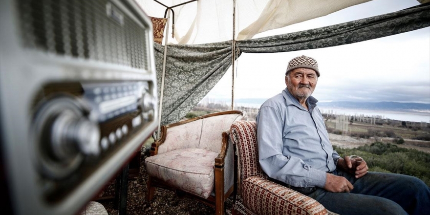 Mehmet Dedenin Burdur Gölü Manzaralı Barakasında Keyif Dolu Yaşamı