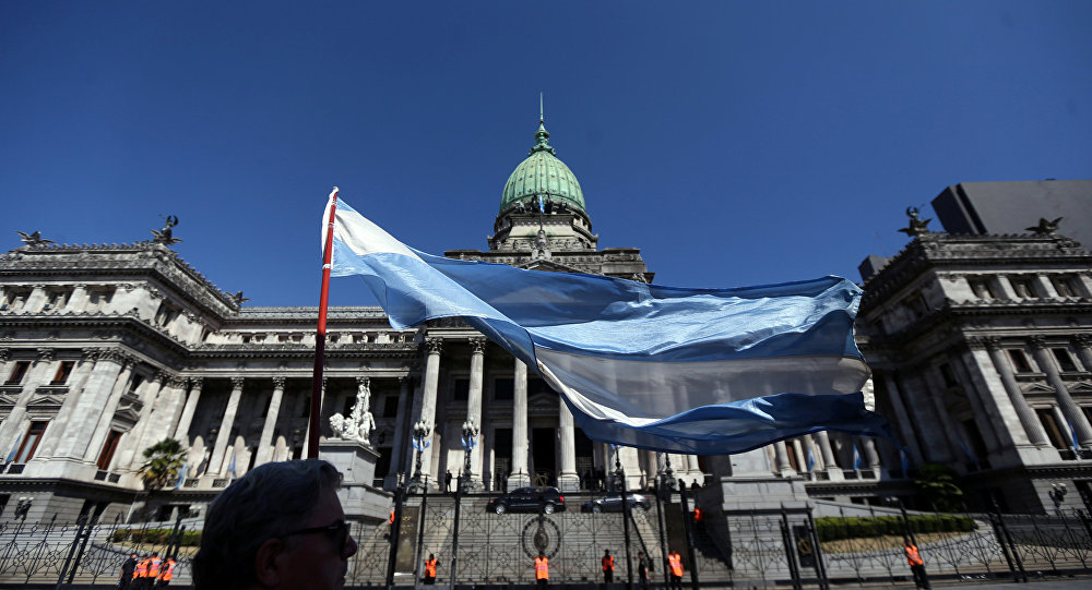 Arjantin’de milletvekilleri 180 gün maaş almayacak