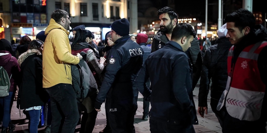 Yılbaşında Güvenliği 317 Bin 121 Polis Ve Jandarma Personeli Sağlayacak