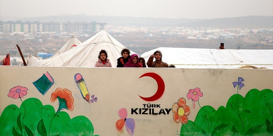 Türk Kızılay İdlib'de Yaraları Sarıyor