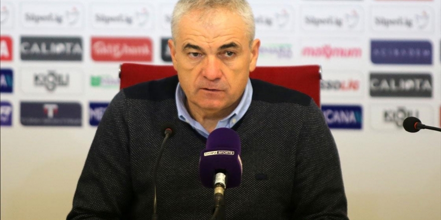 Sivasspor Teknik Direktörü Çalımbay: Transfer Yapmamız ﻿﻿lazım