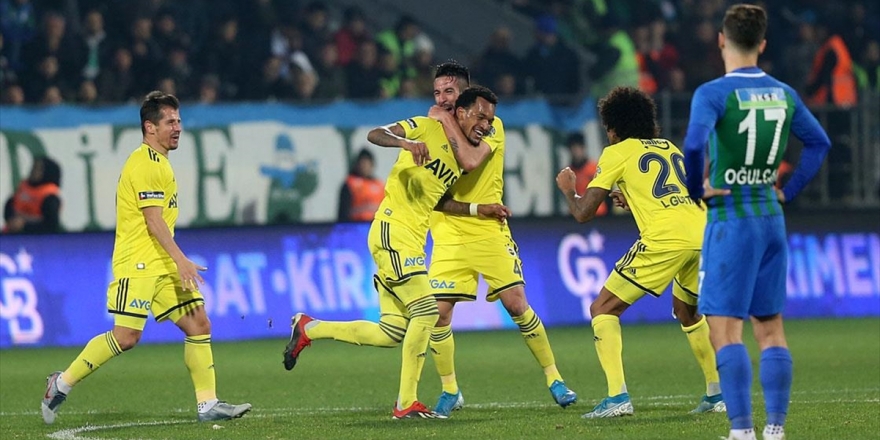 Fenerbahçe Ligin İlk Yarısını Galibiyetle Kapattı