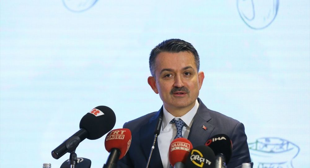 Pakdemirli'den AK Partili vekilin 'Çiftçi geriye gidiyor' sözlerine yanıt: Yeteri kadar bilgilendirememişiz