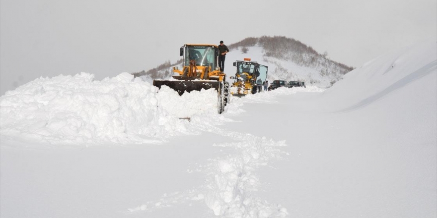 Doğu'daki 3 İlde 62 Yerleşim Birimine Ulaşım Sağlanamıyor