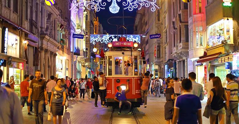 Doğan Satmış Yazdı: 100 yıl önceki İstanbul ve yeni yıldan beklentiler