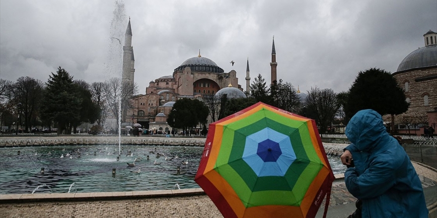İstanbul'da Yağmur Aralıklarla Devam Edecek