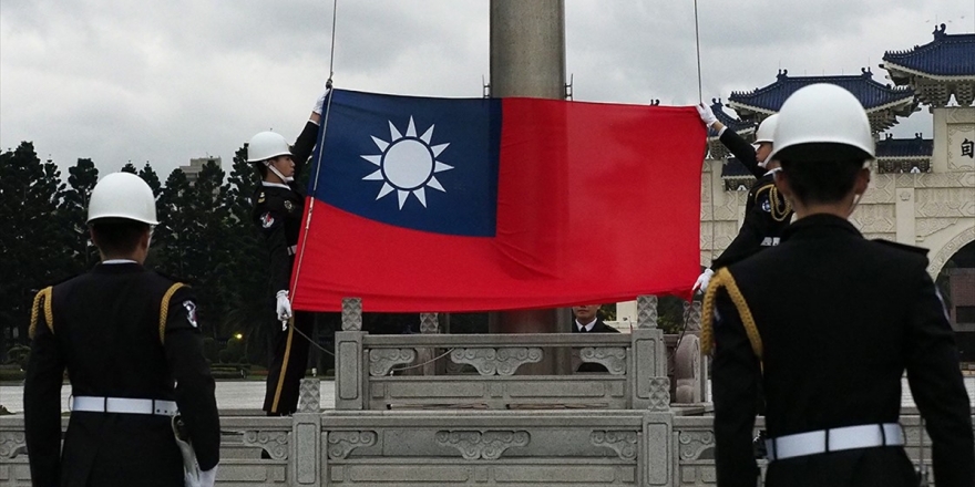 Tayvan'da Genelkurmay Başkanı'nın İçinde Olduğu Helikopter Düştü