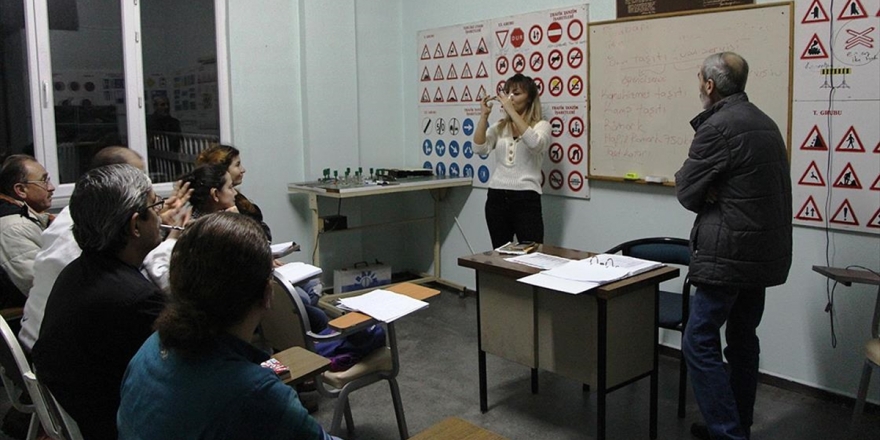 İşitme Engelliler Ehliyet Hayaline Özel Eğitimle Daha Kolay Kavuşacak