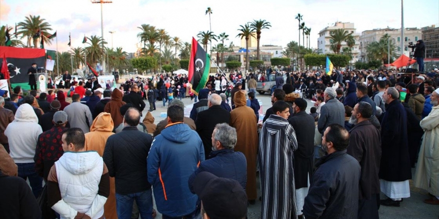 Libya'nın Başkentinde Türkiye'nin Tezkere Kararı Kutlandı