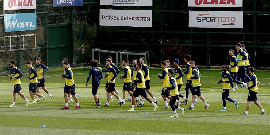 Fenerbahçe İkinci Yarı Hazırlıklarına Yarın Başlayacak