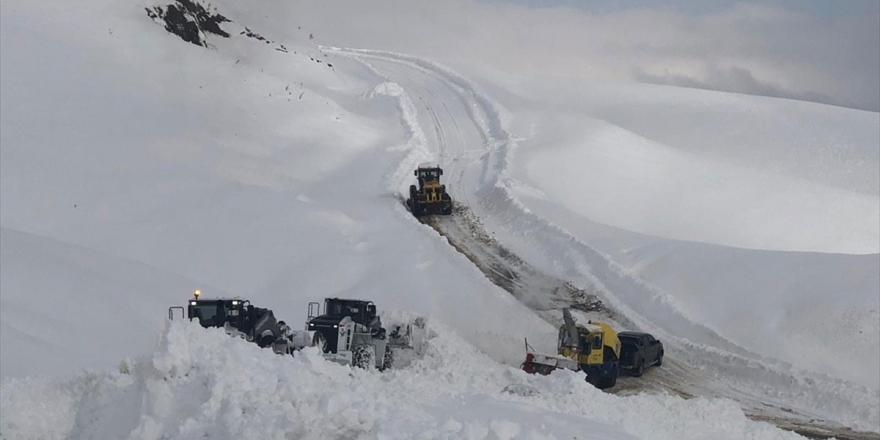 Doğu Anadolu'da Üç İlde 130 Yerleşim Birimine Ulaşım Sağlanamıyor