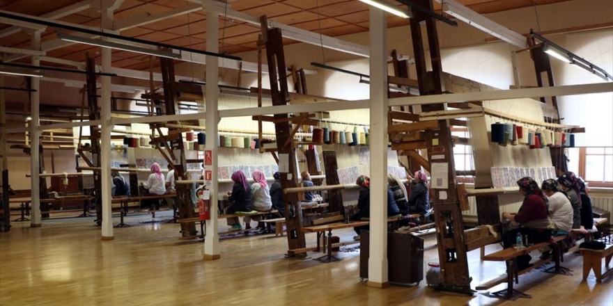 Topkapı Sarayı'ndaki Has Oda'nın Halısı Asırlık Tezgahlarda Dokunacak