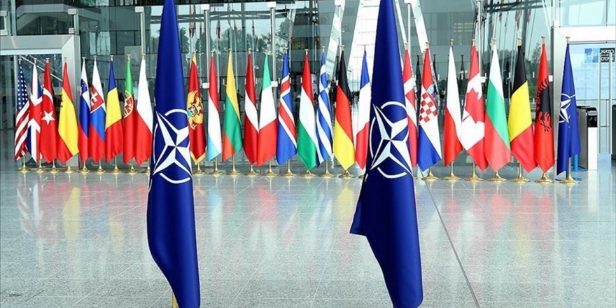 Nato, Irak'taki Eğitim Misyonunun Faaliyetlerini Askıya Aldı