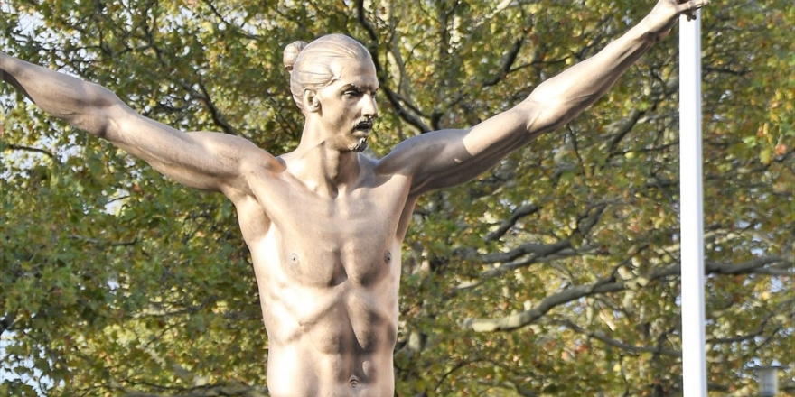 Ibrahimovic'in İsveç'teki Heykeli Yıkıldı