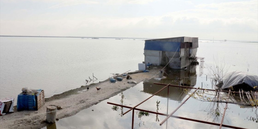 Hatay'da Sağanaklar Sonrası Taşkınlar Nedeniyle Tarım Arazilerini Su Bastı