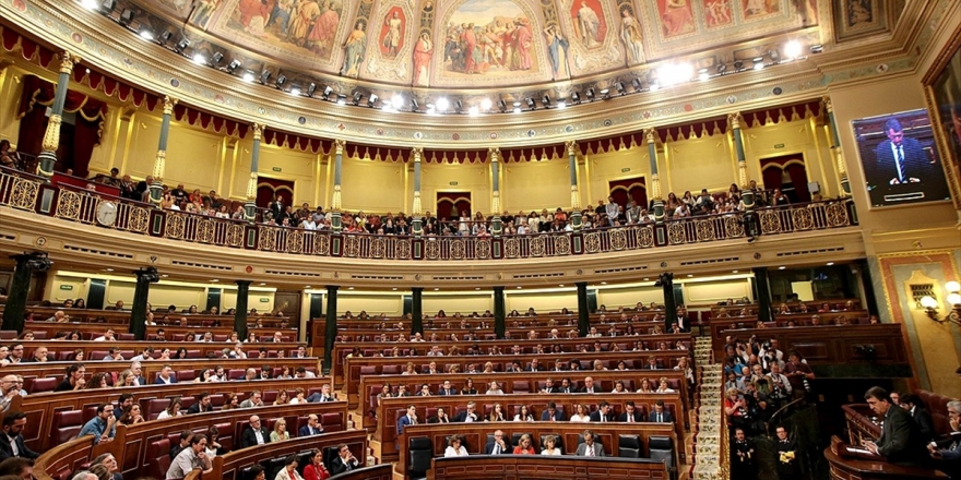 İspanya'da Koalisyon Hükümeti İlk Tur Oylamada Güvenoyu Alamadı