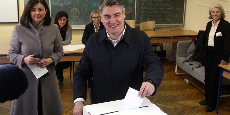 Hırvatistan'daki Cumhurbaşkanlığı Seçimi İkinci Turunda Milanovic Önde