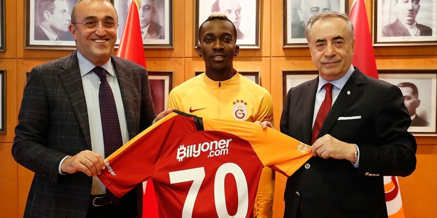 Galatasaray'da Onyekuru'nun Transfer Süreci Tamamlandı