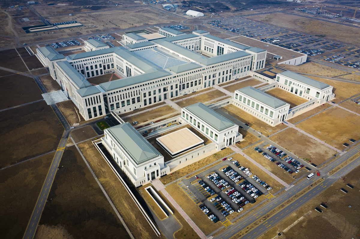 Erdoğan: MİT, Libya'da üzerine düşen görevleri hakkıyla yerine getiriyor