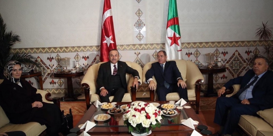 Dışişleri Bakanı Çavuşoğlu Cezayir'de
