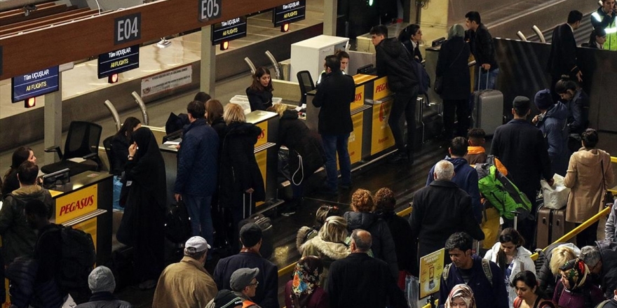 Sabiha Gökçen Havalimanı'nda Seferler Yeniden Başladı