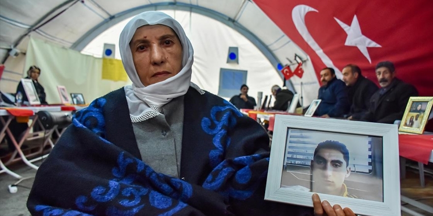 Diyarbakır Annelerinin Oturma Eylemine Bir Aile Daha Katıldı