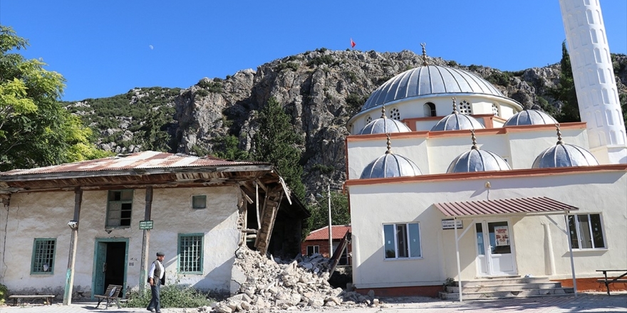 Türkiye Ve Yakın Çevresi Geçen Yıl 23 Bin Kez Sallandı