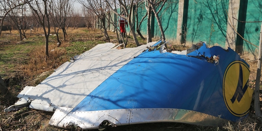 İran'da Düşen Uçağın İki Kara Kutusu Da Bulundu