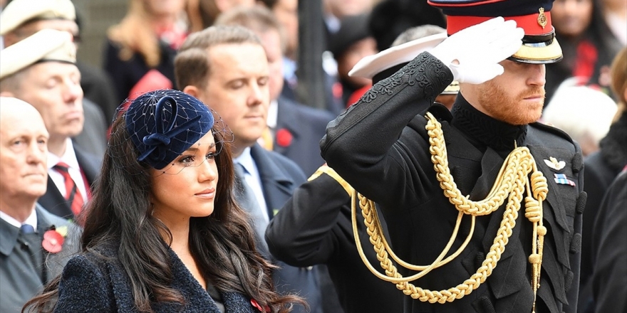 İngiltere'de Prens Harry Ve Eşi Kraliyet Ailesi Üst Düzey Üyeliğini Bırakıyor