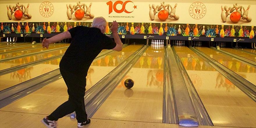 Türkiye'nin En Büyük Bowling Salonuna Yoğun İlgi
