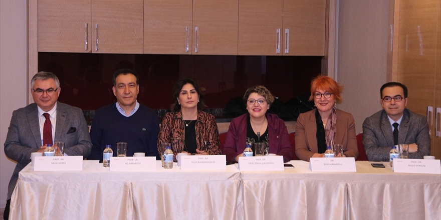 Türk Dermatoloji Derneği Avm'lerde Uyuz Bulaştığı İddialarını Değerlendirdi