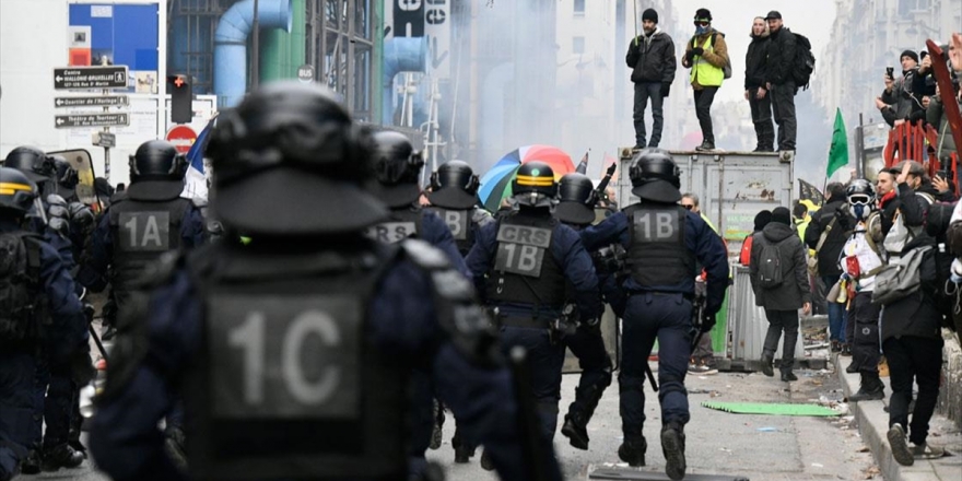 Fransa'da Polisin Göstericilere Yakın Mesafeden Plastik Mermi Kullanmasıyla İlgili Soruşturma