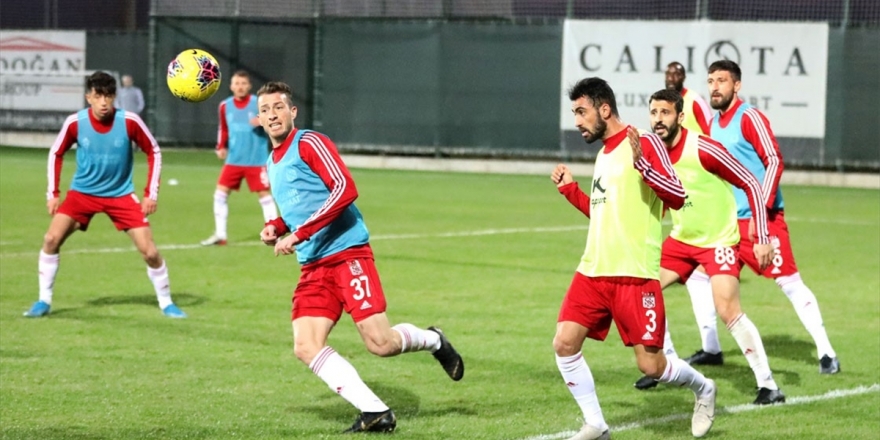 Lider Sivasspor İkinci Yarı Hazırlıklarını Sürdürdü