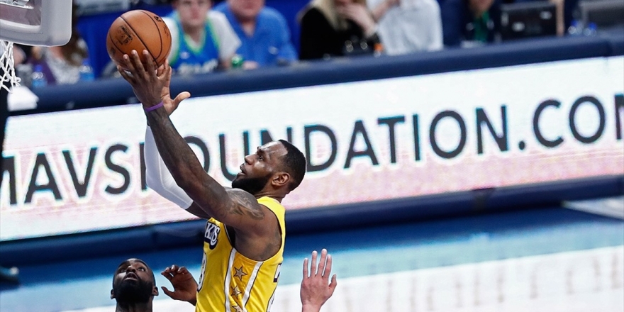 Lakers, Lebron James'in Tarihe Geçtiği Maçta Mavericks'i 129-114 Yendi
