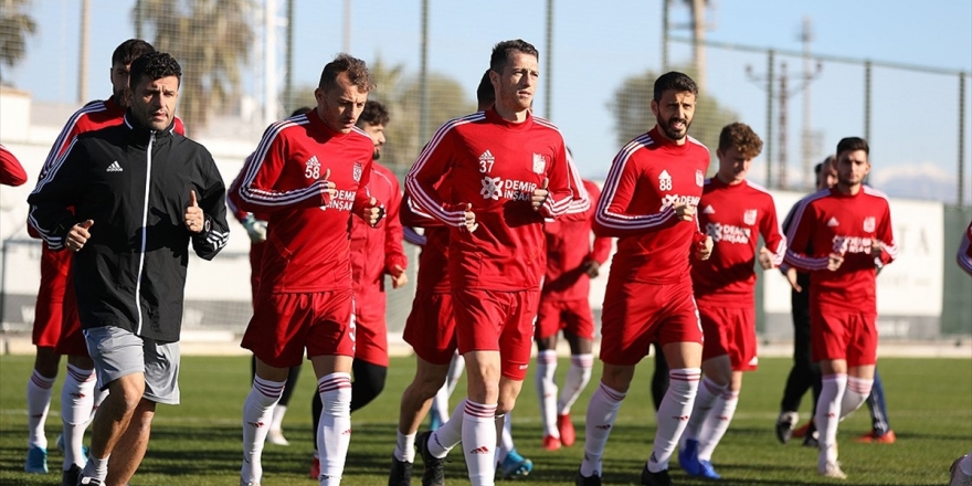 Lider Sivasspor Antalya Kampını Tamamladı