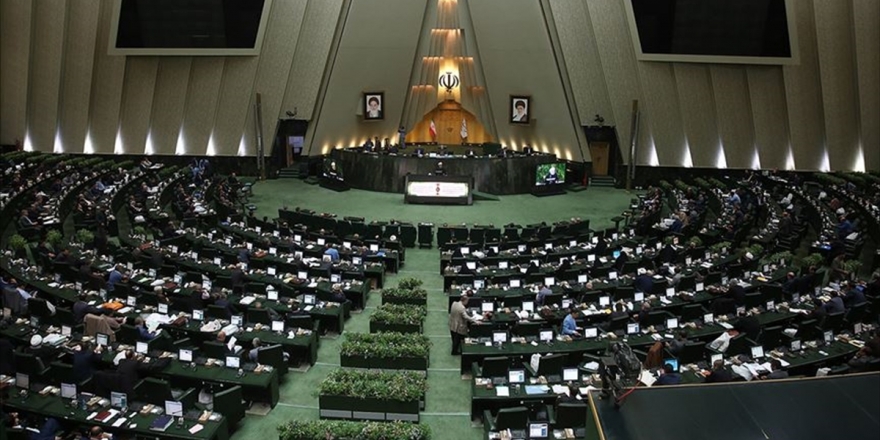 İran'da 90 Milletvekilinin Genel Seçim İçin Aday Adaylığı Reddedildi