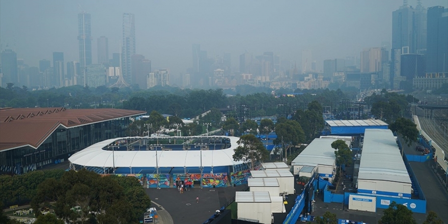 Hava Kirliliği Nedeniyle Avustralya Açık'ta Maçlar İki Saat Ertelendi