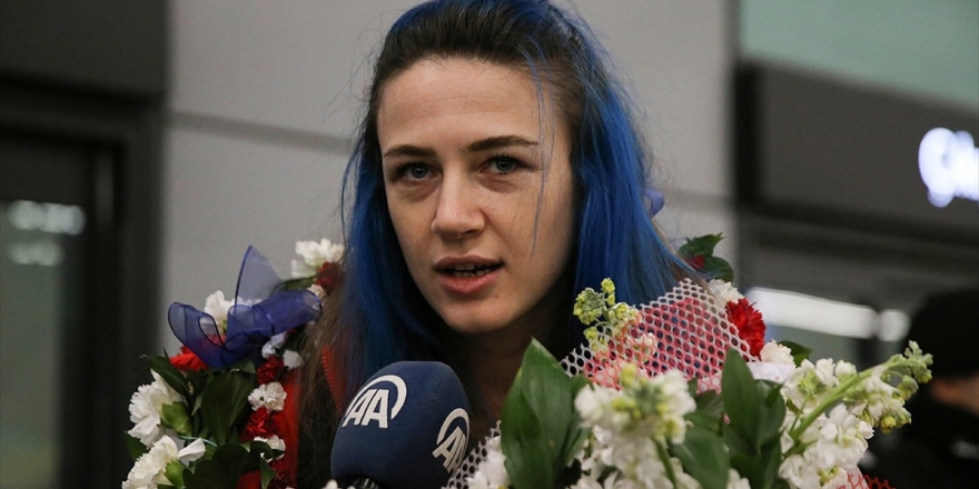 Milli Voleybolcu Meryem Boz Elemelerin Mvp'si Seçildi