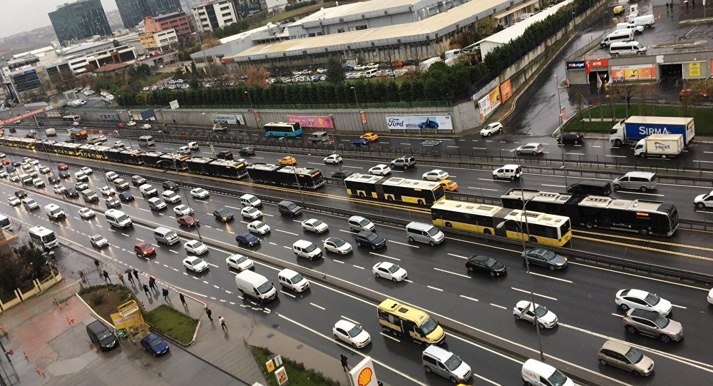 İBB Başkanı İmamoğlu duyurdu: İstanbul'da 4 yaş ve altındaki çocuklarının annelerine ulaşım ücretsiz
