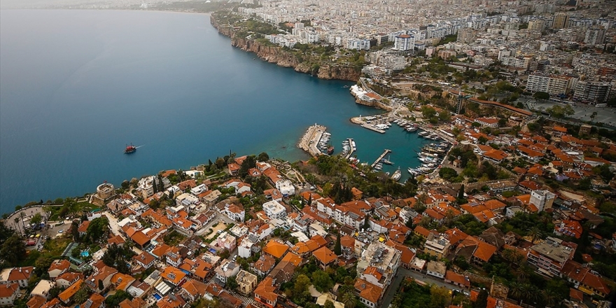 Yabancılar Geçen Yıl En Çok İstanbul Ve Antalya'dan Konut Aldı