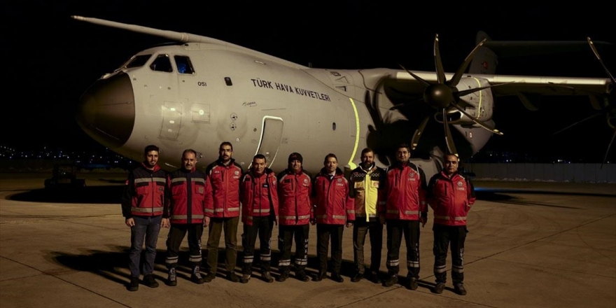 Somali'deki Yaralıları Türkiye'ye Getirecek Sağlık Ekibi Uçakla Mogadişu'ya Gitti