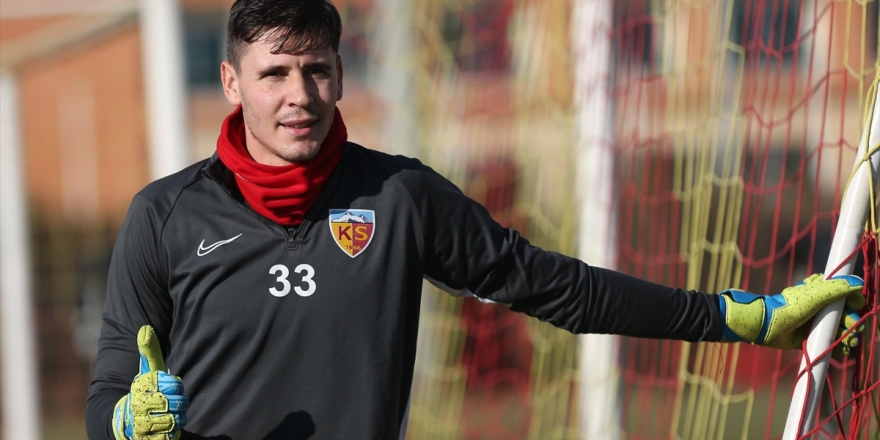 Kayserispor'da Kaleci Lung, 3 Hafta Sahalardan Uzak Kalacak