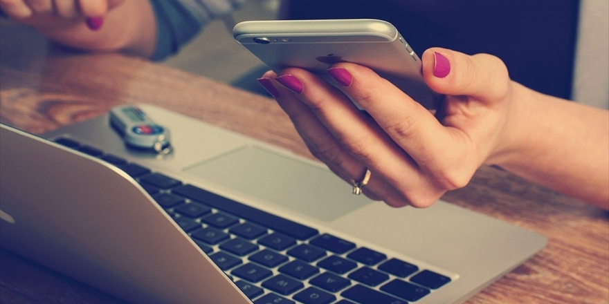 Teknoloji Bağımlılığı Tüketicileri Tutarsız Davranışa Sevk Ediyor